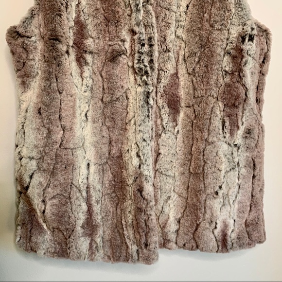 Dylan Faux Fur Vest - Picture 5 of 14